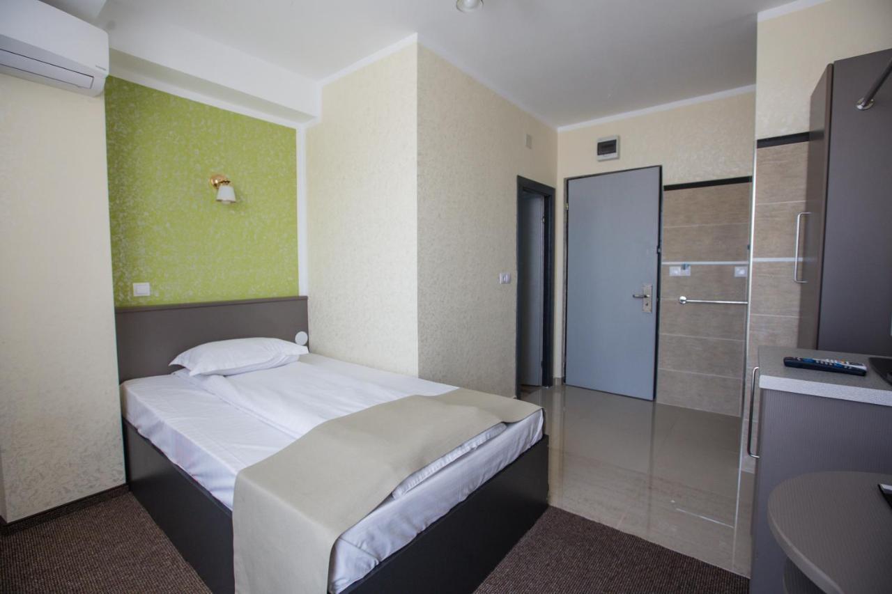 Hotel Seneca Baia Mare Exterior photo