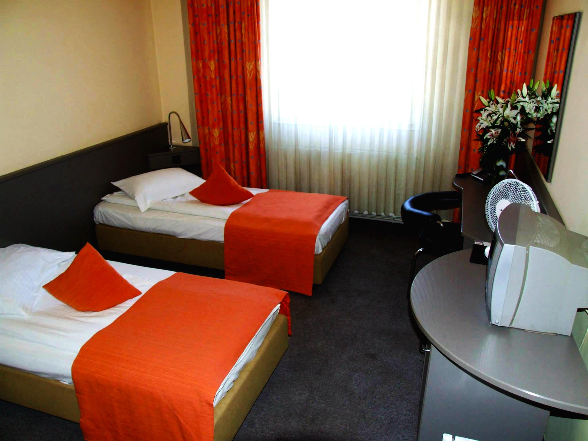 Hotel Seneca Baia Mare Exterior photo
