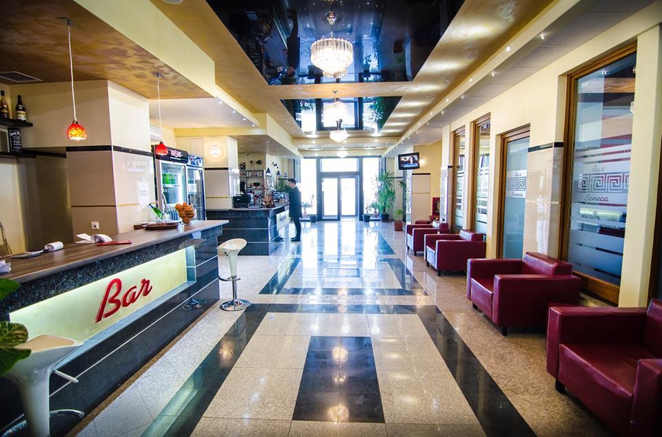 Hotel Seneca Baia Mare Exterior photo