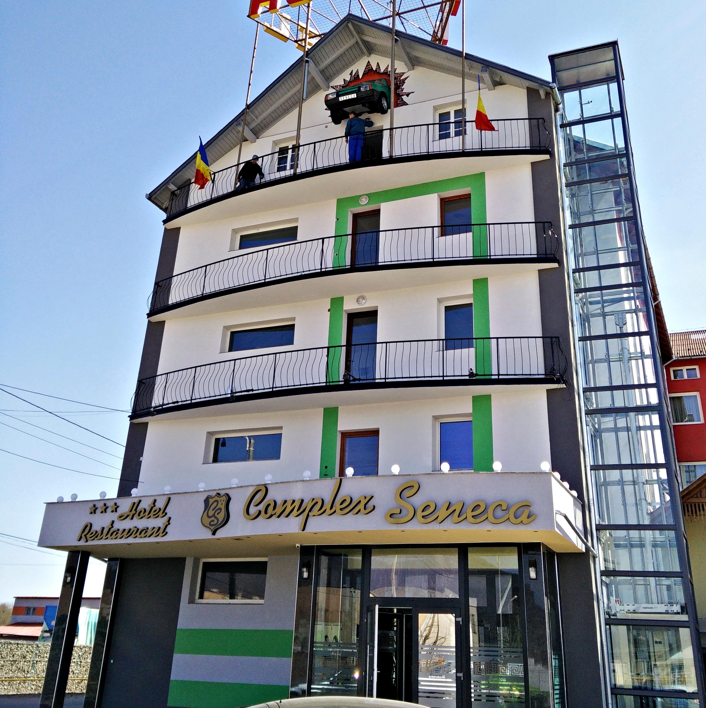 Hotel Seneca Baia Mare Exterior photo